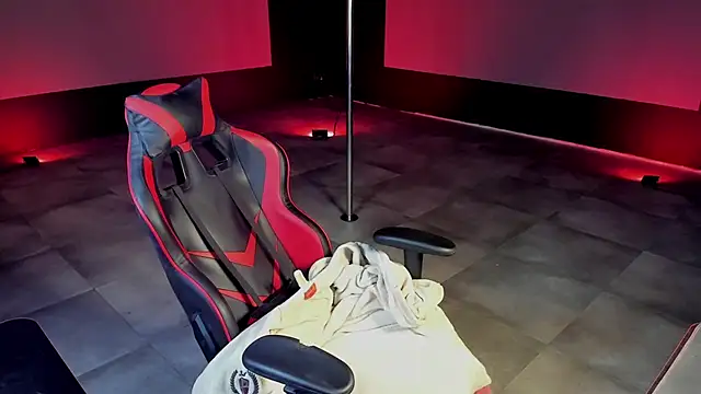 dirty-boss online show from February 2025 01:47:02 PM