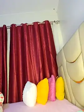 Snapshot of NicRaisaa chatting on March 2026 06:18:01 AM NicRaisaa online show from March 2026 06:18:01 AM