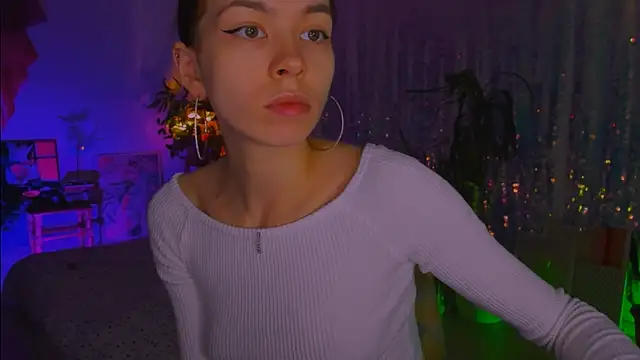 poli   online show from December 2025 04:36:01 PM