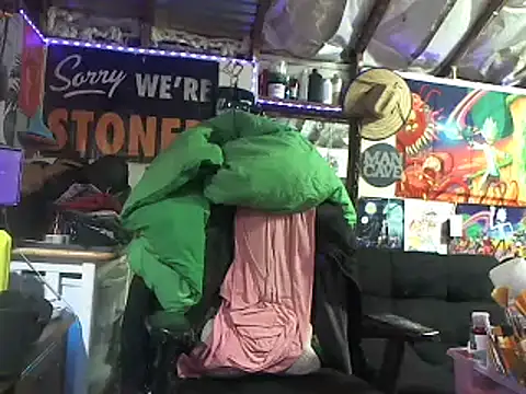 CloudDadddyyy420 online show from February 2025 02:40:01 PM