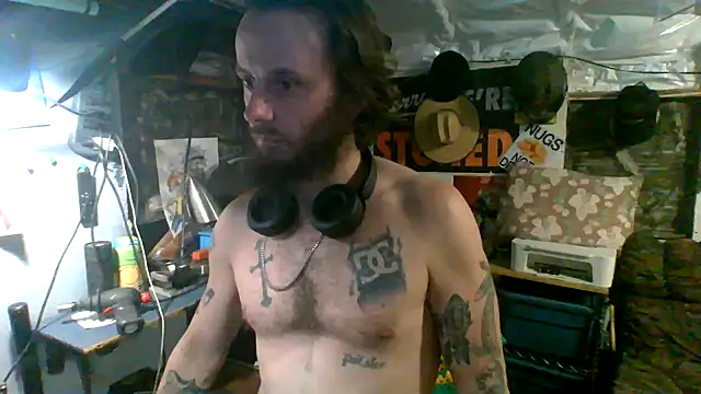Snapshot of CloudDadddyyy420 chatting on January 2026 03:30:02 AM CloudDadddyyy420 online show from January 2026 03:30:02 AM