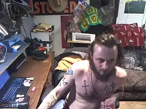 Snapshot of CloudDadddyyy420 chatting on January 2026 10:13:02 PM CloudDadddyyy420 online show from January 2026 10:13:02 PM