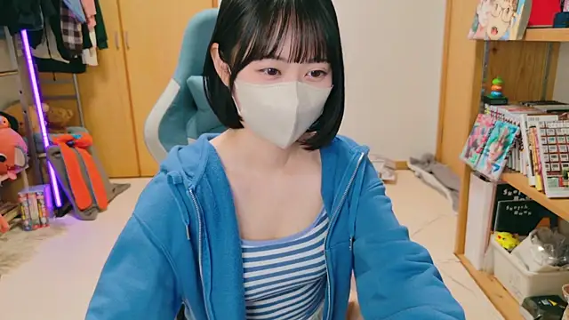 Snapshot of HIKARI_x0 chatting on December 2024 01:55:01 PM HIKARI x0 online show from December 2024 01:55:01 PM