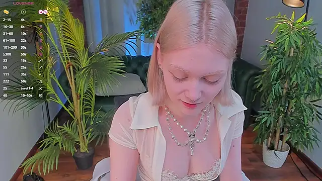 Snapshot of _Rude_Girl_ chatting on January 2025 02:56:02 PM  Rude Girl  online show from January 2025 02:56:02 PM