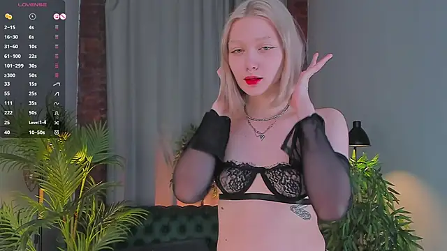 Snapshot of _Rude_Girl_ chatting on January 2025 06:33:02 PM  Rude Girl  online show from January 2025 06:33:02 PM