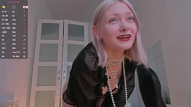 Snapshot of _Rude_Girl_ chatting on March 2025 03:25:02 PM  Rude Girl  online show from March 2025 03:25:02 PM