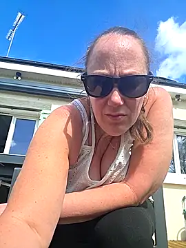 Wisie Cutie online show from March 2026 01:11:02 PM