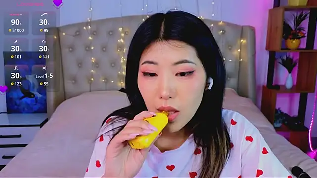 Snapshot of Wendy__Hills chatting on March 2025 06:45:01 PM Wendy Hills online show from March 2025 06:45:01 PM