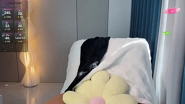 Snapshot of Mandy-- chatting on November 2025 03:20:01 AM Mandy-- online show from November 2025 03:20:01 AM