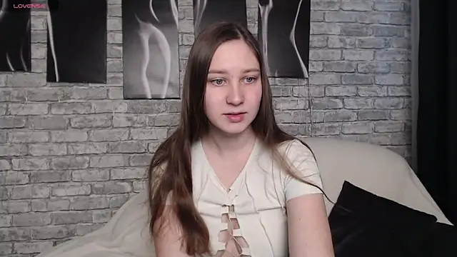 Snapshot of MollyBrams chatting on December 2024 05:18:02 AM MollyBrams online show from December 2024 05:18:02 AM