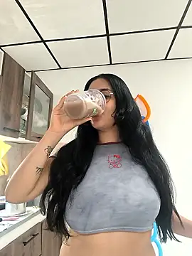 Snapshot of Annya-sweet chatting on January 2026 03:26:01 PM Annya-sweet online show from January 2026 03:26:01 PM