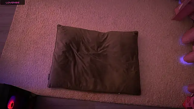 Redhead Shark new online show from February 2026 01:19:02 PM