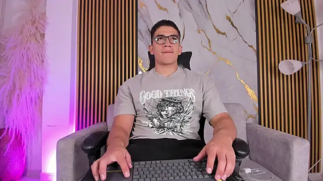 Snapshot of JeffDaltton chatting on September 2025 12:49:02 PM JeffDaltton online show from September 2025 12:49:02 PM