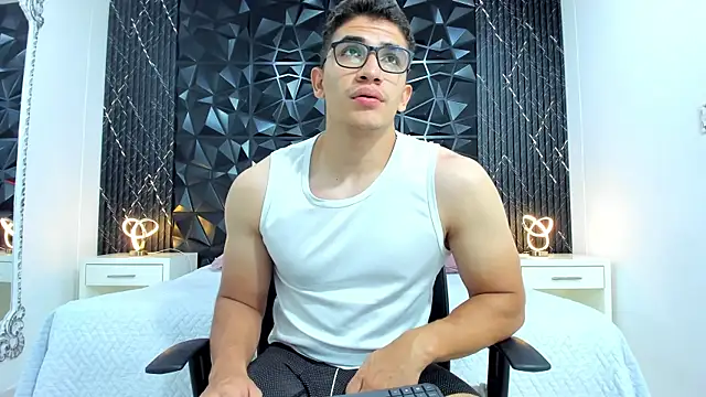 Snapshot of JeffDaltton chatting on September 2025 03:52:01 AM JeffDaltton online show from September 2025 03:52:01 AM