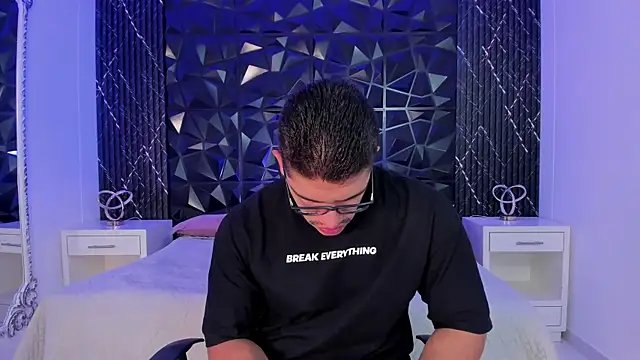 Snapshot of JeffDaltton chatting on October 2025 08:06:02 PM JeffDaltton online show from October 2025 08:06:02 PM