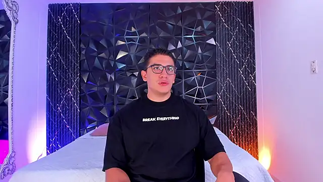 Snapshot of JeffDaltton chatting on October 2025 08:33:01 PM JeffDaltton online show from October 2025 08:33:01 PM