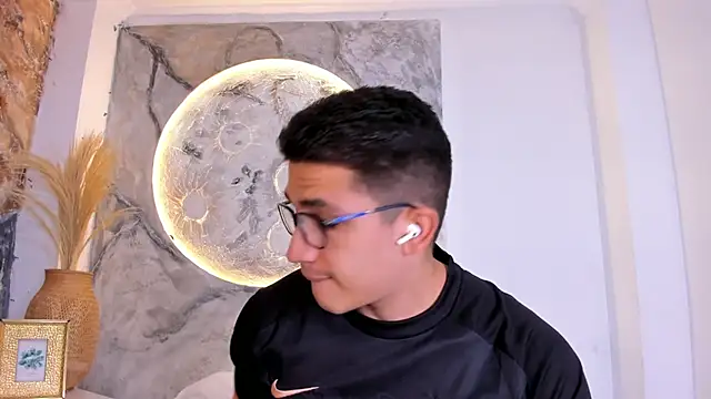 Snapshot of JeffDaltton chatting on April 2026 01:11:01 PM JeffDaltton online show from April 2026 01:11:01 PM