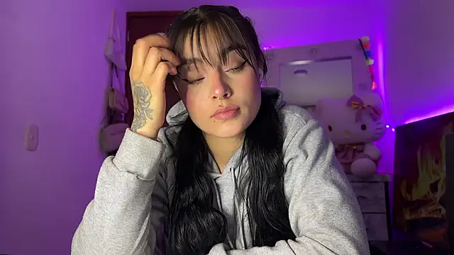 salome polaniiee online show from November 2025 06:57:01 AM