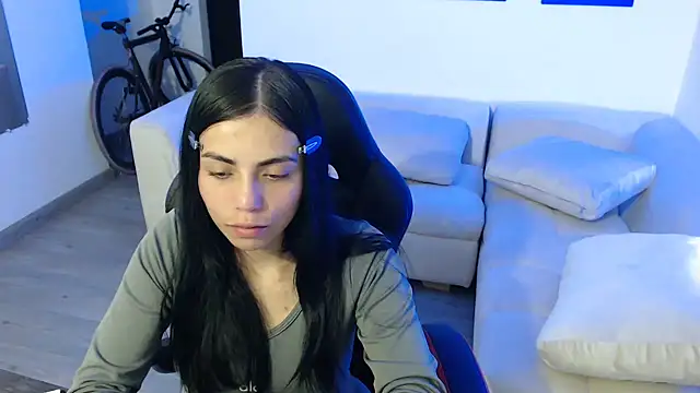 i am nina  online show from January 2025 01:04:02 AM