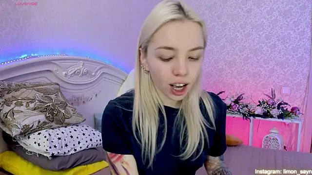 LillyMoure  online show from March 2025 12:19:02 AM