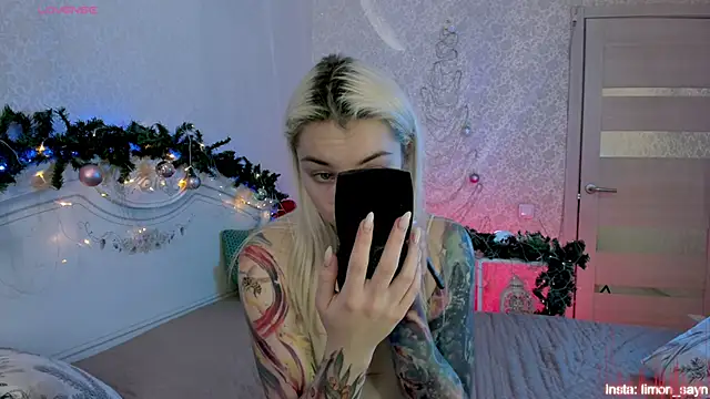 LillyMoure  online show from December 2025 12:48:02 AM