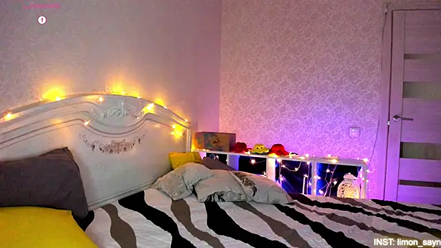 LillyMoure  online show from February 2026 10:39:01 PM