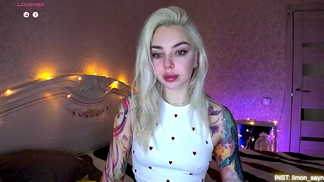 LillyMoure  online show from February 2026 11:01:01 PM