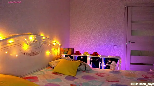 LillyMoure  online show from March 2026 12:50:01 AM