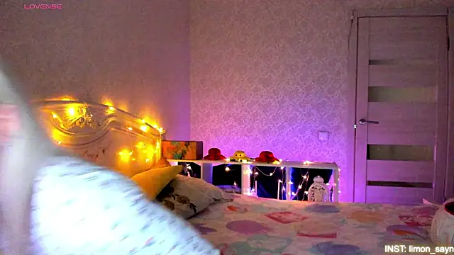 LillyMoure  online show from March 2026 11:41:02 PM