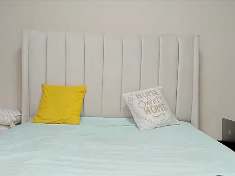 Snapshot of _heavenlysent chatting on October 2025 01:42:01 AM heavenlysent online show from October 2025 01:42:01 AM