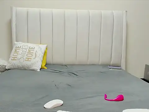 Snapshot of _heavenlysent chatting on November 2025 01:38:02 AM heavenlysent online show from November 2025 01:38:02 AM