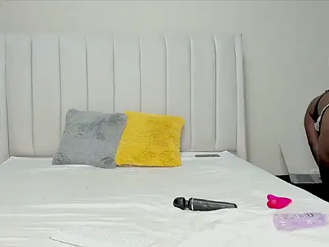 Snapshot of _heavenlysent chatting on November 2025 04:00:02 AM heavenlysent online show from November 2025 04:00:02 AM