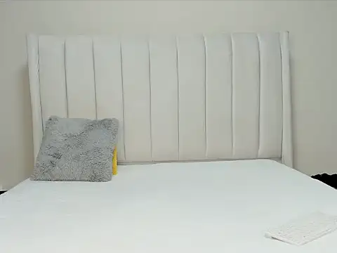 Snapshot of _heavenlysent chatting on December 2025 01:33:02 AM heavenlysent online show from December 2025 01:33:02 AM