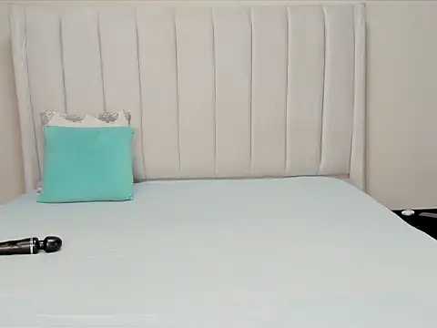 Snapshot of _heavenlysent chatting on December 2025 04:29:01 AM heavenlysent online show from December 2025 04:29:01 AM