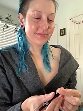 Snapshot of MissCumberdale chatting on December 2024 05:08:01 PM MissCumberdale online show from December 2024 05:08:01 PM