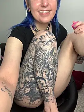 Snapshot of MissCumberdale chatting on October 2025 06:27:01 PM MissCumberdale online show from October 2025 06:27:01 PM