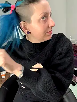 Snapshot of MissCumberdale chatting on December 2025 06:23:01 PM MissCumberdale online show from December 2025 06:23:01 PM