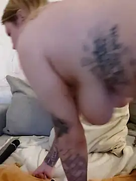 Snapshot of SexyDreamercouple89 chatting on September 2025 05:20:02 AM SexyDreamercouple89 online show from September 2025 05:20:02 AM