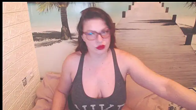 Queen  Natasha online show from November 2025 10:22:02 PM