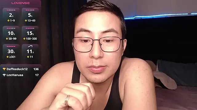 andrewmhilton  online show from January 2026 05:43:02 AM