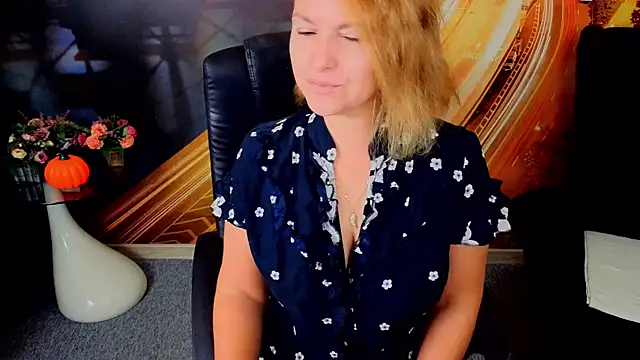 EmmaxPark online show from November 2025 06:41:02 AM