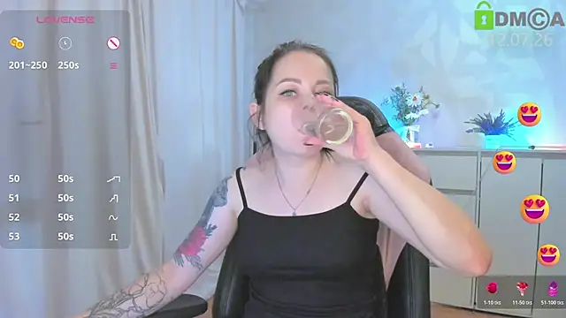 Snapshot of AnnyHoney_ chatting on July 2026 11:23:02 AM AnnyHoney online show from July 2026 11:23:02 AM