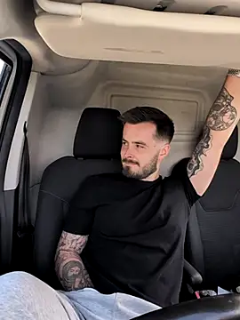 Snapshot of Brightspark22 chatting on April 2026 09:51:02 AM Brightspark22 online show from April 2026 09:51:02 AM