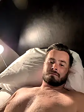 Snapshot of Brightspark22 chatting on April 2026 08:02:01 PM Brightspark22 online show from April 2026 08:02:01 PM