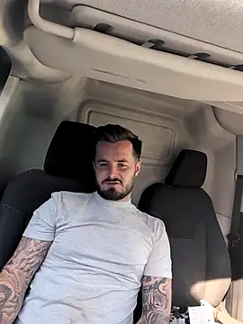 Snapshot of Brightspark22 chatting on April 2026 09:04:01 AM Brightspark22 online show from April 2026 09:04:01 AM