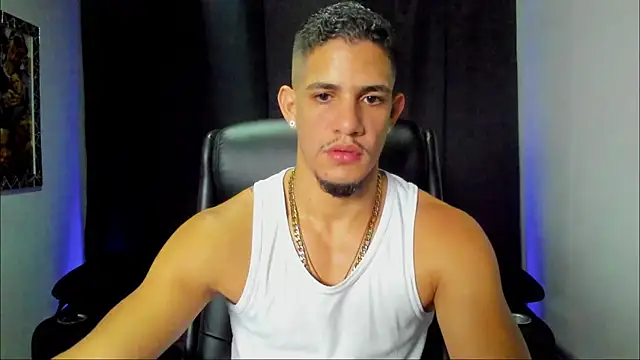 jhonnysnow17 online show from October 2025 10:32:02 PM