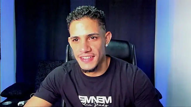 jhonnysnow17 online show from January 2026 03:06:02 PM