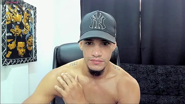 Snapshot of jhonnysnow17 chatting on May 2026 03:28:01 PM jhonnysnow17 online show from May 2026 03:28:01 PM