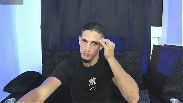 Snapshot of jhonnysnow17 chatting on May 2026 08:43:02 AM jhonnysnow17 online show from May 2026 08:43:02 AM