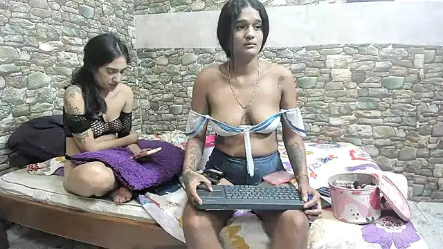 chicamir22 online show from December 2024 12:11:02 AM